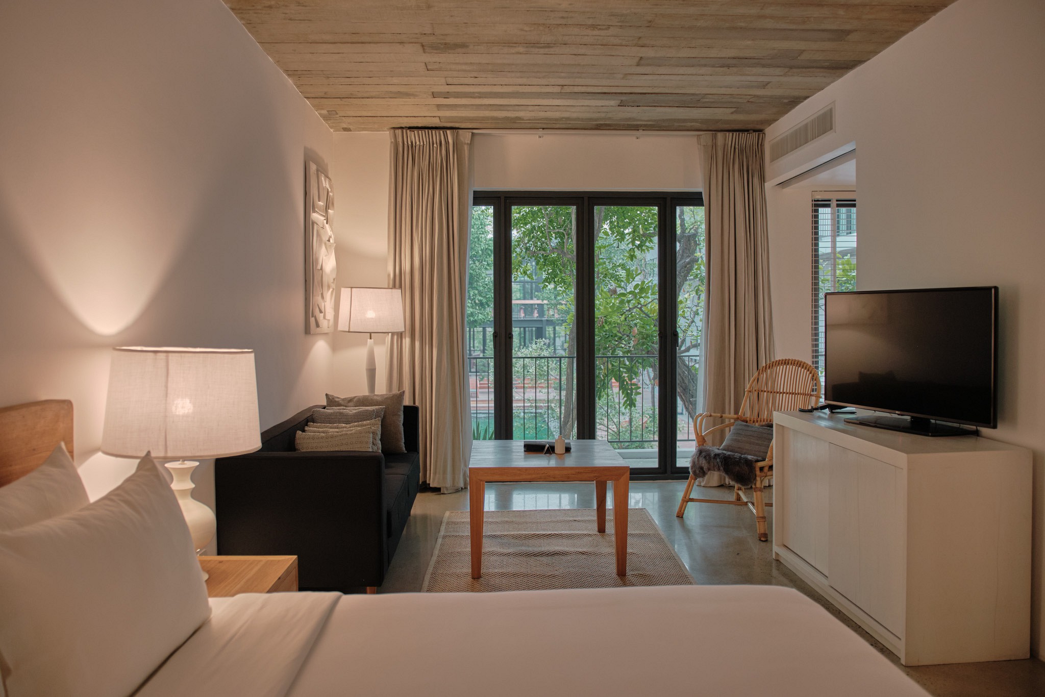 Deluxe L Balcony