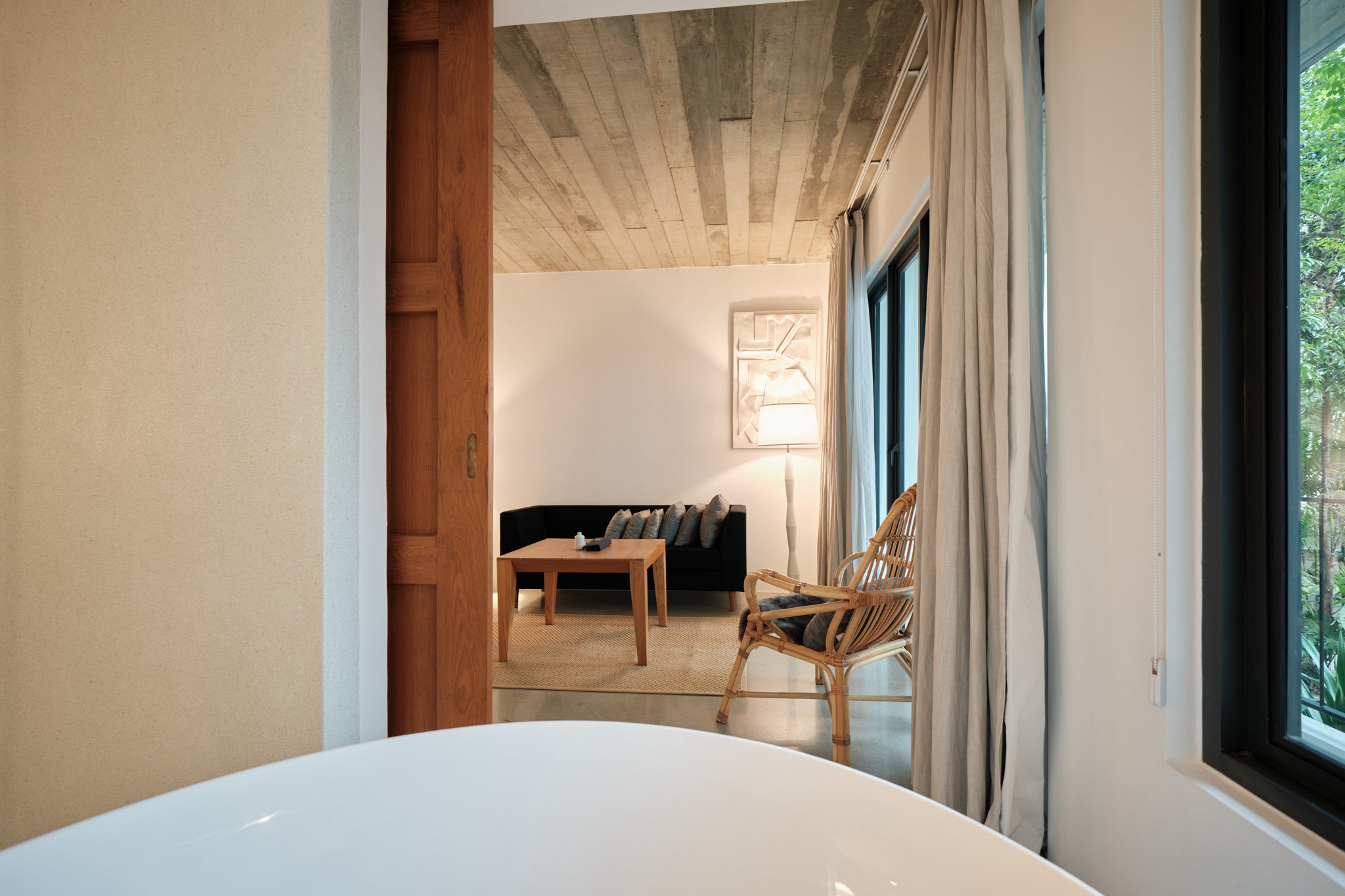 Deluxe L Balcony